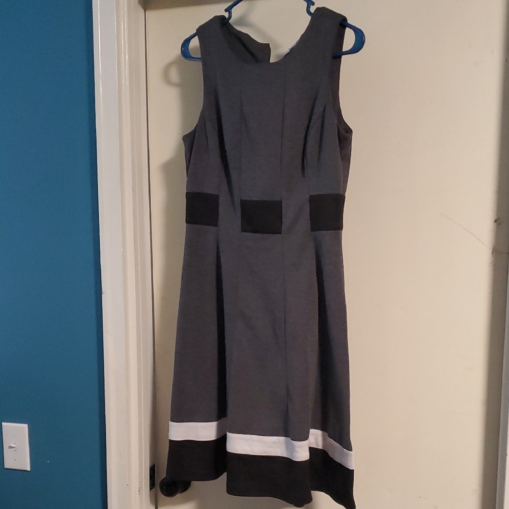 Liz Claiborne Gray and Black Midi Dress